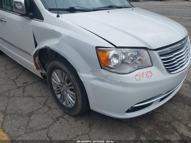 Продажа на аукционе авто 2016 Chrysler Town & Country Touring-l Anniversary Edition, vin: 2C4RC1CG3GR215448, номер лота: 44830483