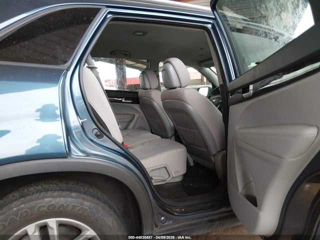 5XYKTDA6XFG605463 KIA SORENTO LX