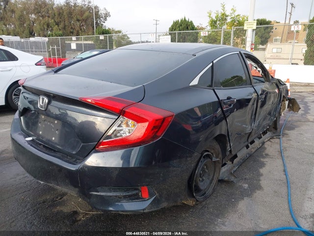 Honda Civic Lx 2018 2HGFC2F52JH579653 Image 4