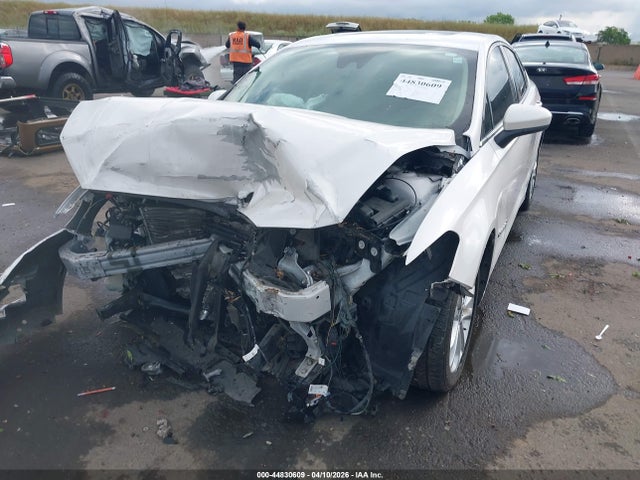 3FA6P0LU6KR243731 Ford Fusion Hybrid Se
