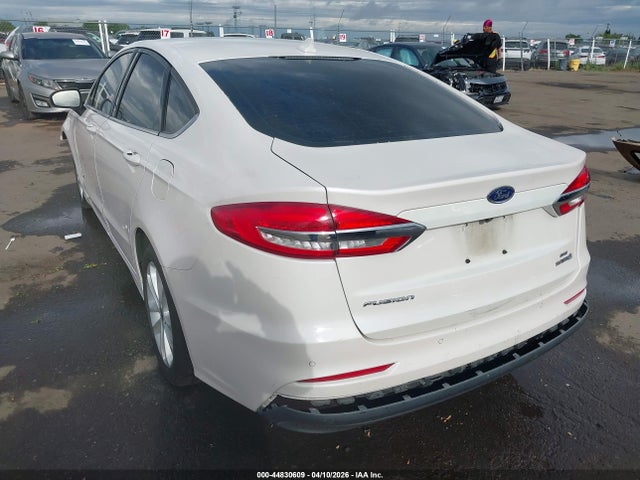 3FA6P0LU6KR243731 Ford Fusion Hybrid Se