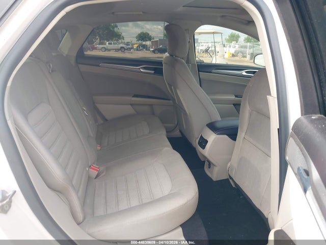 3FA6P0LU6KR243731 Ford Fusion Hybrid Se
