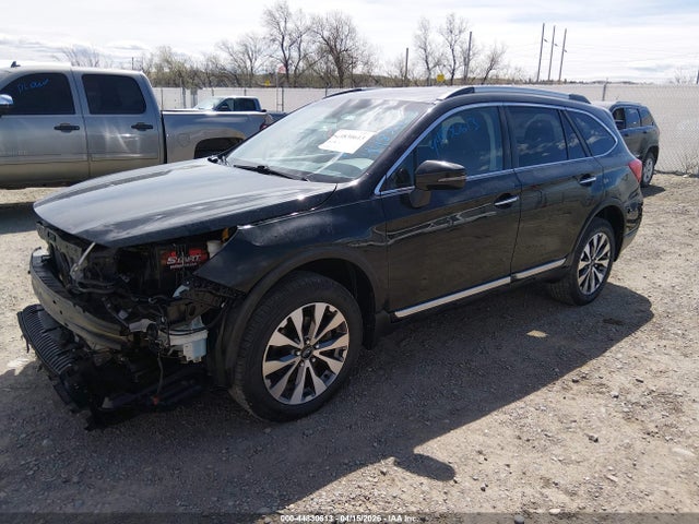 44830613 :رقم المزاد ، 4S4BSETC4J3332458 vin ، 2018 Subaru Outback 3.6r Touring مزاد بيع