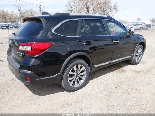 44830613 :رقم المزاد ، 4S4BSETC4J3332458 vin ، 2018 Subaru Outback 3.6r Touring مزاد بيع