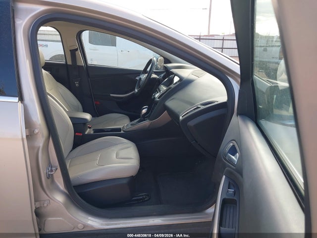 44830618 :رقم المزاد ، 1FADP3J29JL233069 vin ، 2018 Ford Focus Titanium مزاد بيع