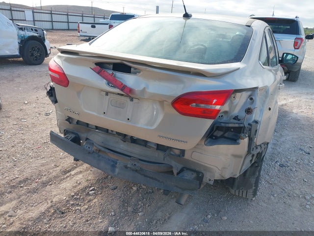 44830618 :رقم المزاد ، 1FADP3J29JL233069 vin ، 2018 Ford Focus Titanium مزاد بيع