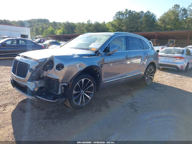 Bentley Bentayga V8 2019 SJAAM2ZV9KC025341 Image 2