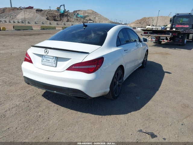 2019 MERCEDES-BENZ CLA 250 WDDSJ4GB1KN724151 Photo 3