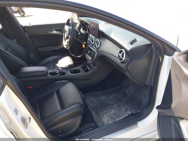 2019 MERCEDES-BENZ CLA 250 WDDSJ4GB1KN724151 Photo 4