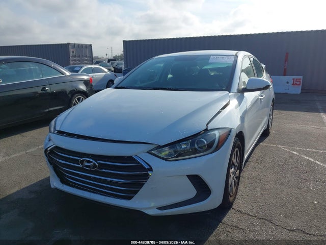 Hyundai ELANTRA SE 2018 5NPD74LF9JH316988 Image 2