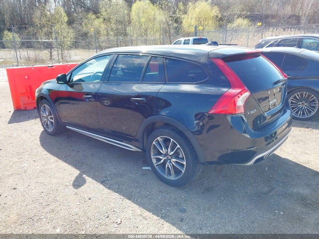 2015 VOLVO V60 CROSS COUNTRY YV4612HM8F1001696 Photo 2