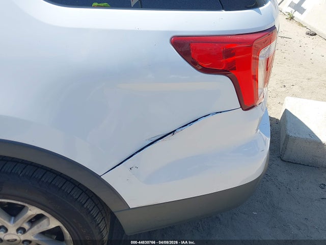 1FM5K7B82GGA18234 Ford Explorer