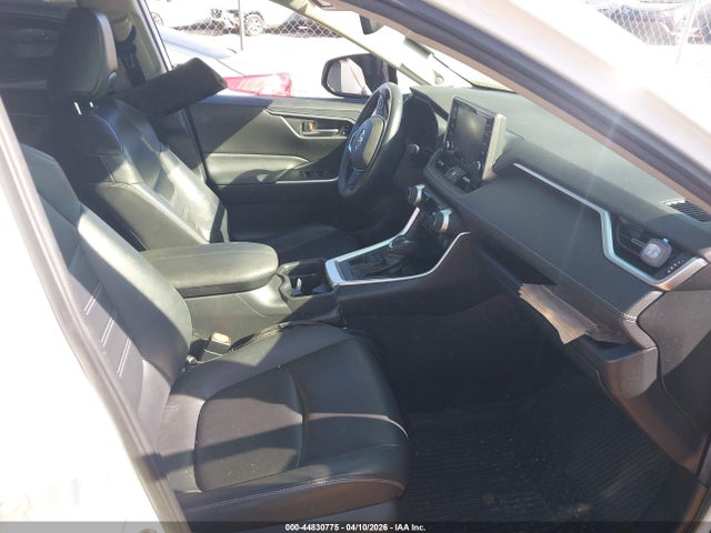 Продаж на аукціоні авто 2020 Toyota Rav4 Xle Premium, vin: JTMA1RFV1LD063761, номер лоту: 44830775