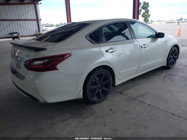 Nissan Altima 2.5 Sr 2017 1N4AL3APXHC220108 Image 4