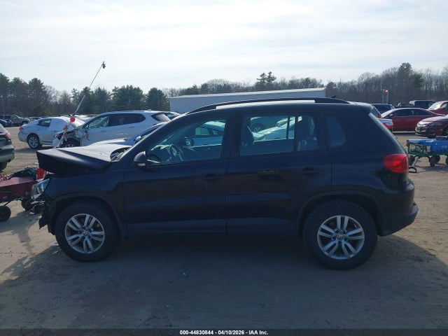 WVGBV7AXXHK000825 Volkswagen Tiguan 2.0t S
