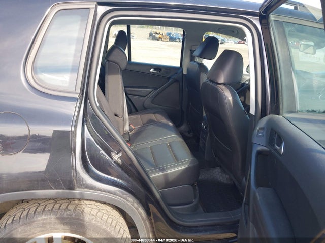 WVGBV7AXXHK000825 Volkswagen Tiguan 2.0t S