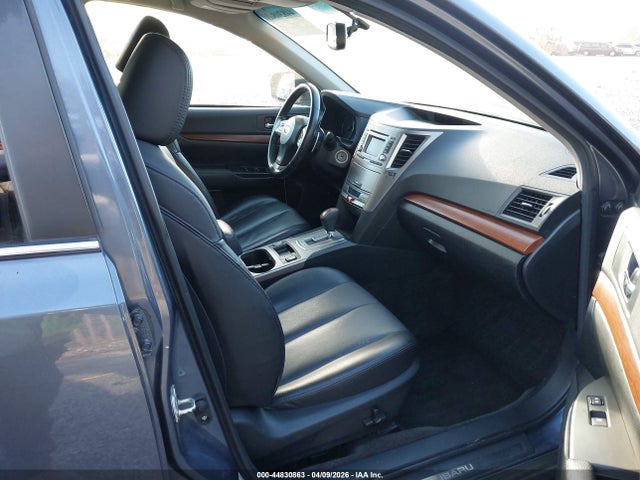 Продаж на аукціоні авто 2014 Subaru Outback 2.5i Limited, vin: 4S4BRBLC0E3286725, номер лоту: 44830863