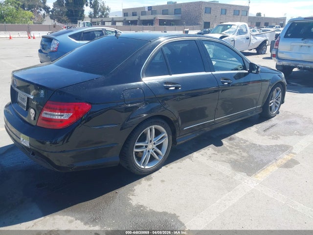 2014 MERCEDES-BENZ C 250 WDDGF4HB2EG200523 Photo 3