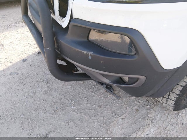 2014 Jeep Cherokee Trailhawk მანქანა იყიდება აუქციონზე, vin: 1C4PJMBS0EW250697, აუქციონის ნომერი: 44830877