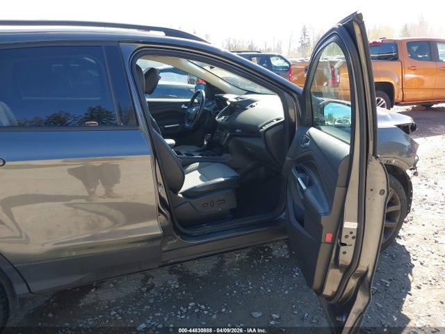 Ford Escape Titanium 2017 1FMCU9J95HUB66971 Image 5