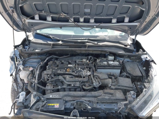 44830928 :رقم المزاد ، 7MUCAAAG6NV005144 vin ، 2022 Toyota Corolla Cross Le مزاد بيع