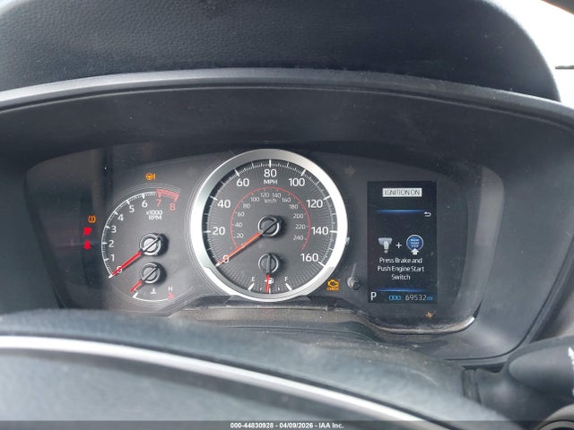 44830928 :رقم المزاد ، 7MUCAAAG6NV005144 vin ، 2022 Toyota Corolla Cross Le مزاد بيع