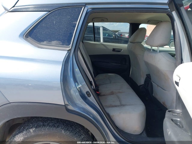 44830928 :رقم المزاد ، 7MUCAAAG6NV005144 vin ، 2022 Toyota Corolla Cross Le مزاد بيع