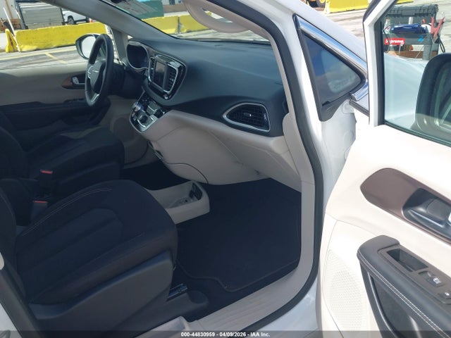 44830959 :رقم المزاد ، 2C4RC1CG2PR625562 vin ، 2023 Chrysler Voyager Lx مزاد بيع