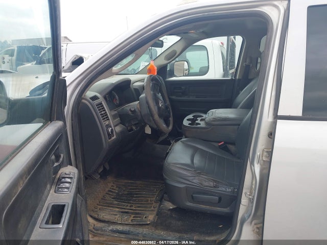 44830982 :رقم المزاد ، 3C63RRGL9HG730155 vin ، 2017 Ram 3500 Tradesman  4x4 8' Box مزاد بيع