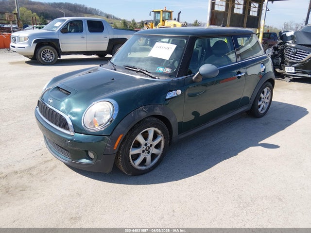 2010 MINI COOPER S WMWMF7C51ATZ72980 Photo 1