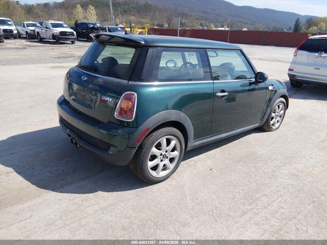 2010 MINI COOPER S WMWMF7C51ATZ72980 Photo 3