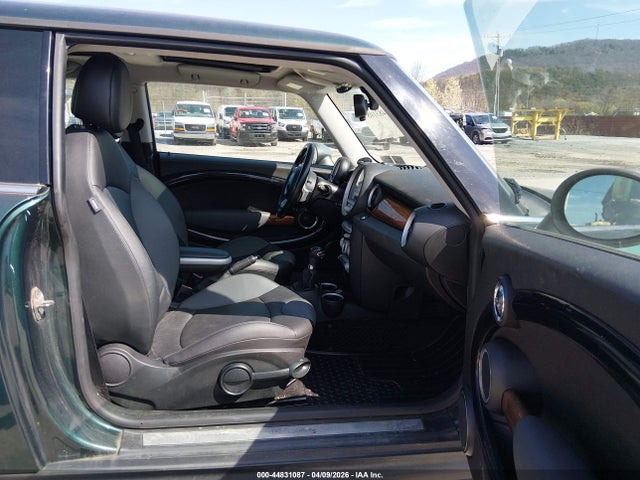 2010 MINI COOPER S WMWMF7C51ATZ72980 Photo 4
