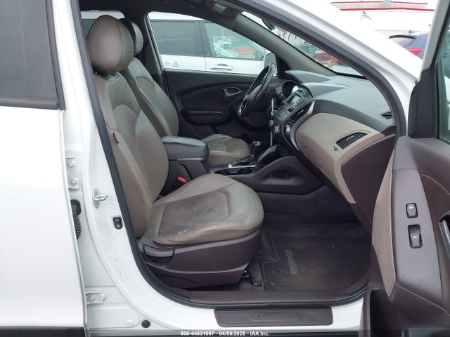 KM8JU3AG9EU807652 Hyundai TUCSON SE