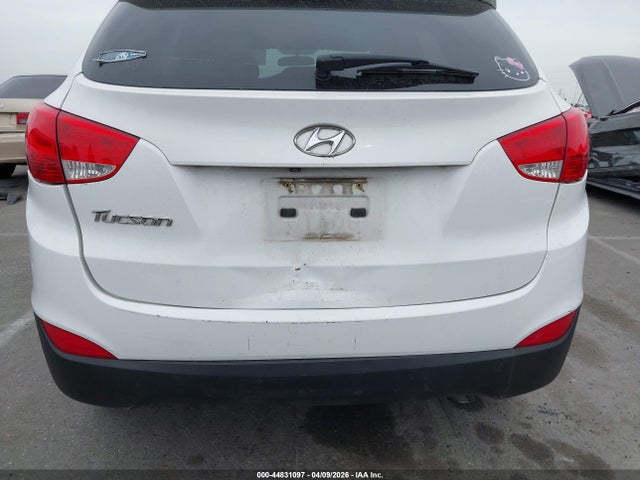 KM8JU3AG9EU807652 Hyundai TUCSON SE