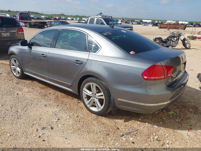 Продаж на аукціоні авто 2015 Volkswagen Passat 2.0l Tdi Se, vin: 1VWBV7A31FC062166, номер лоту: 44831139
