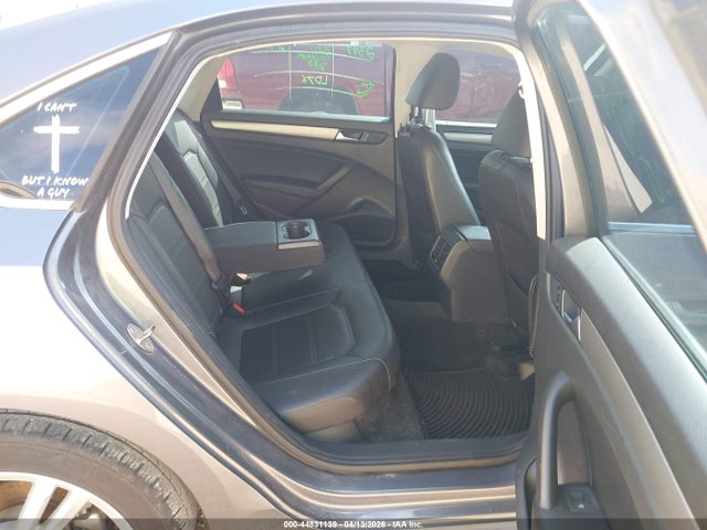 Продаж на аукціоні авто 2015 Volkswagen Passat 2.0l Tdi Se, vin: 1VWBV7A31FC062166, номер лоту: 44831139
