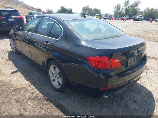 2012 BMW 528I WBAXG5C55CDX02730 Photo 2