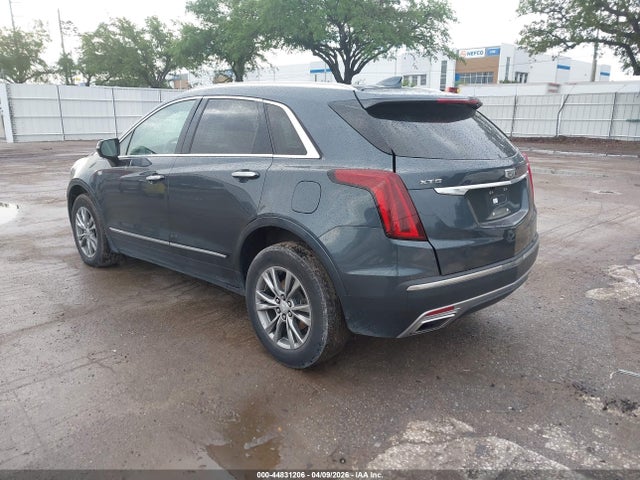 2021 CADILLAC XT5 1GYKNCR46MZ197317 Photo 2