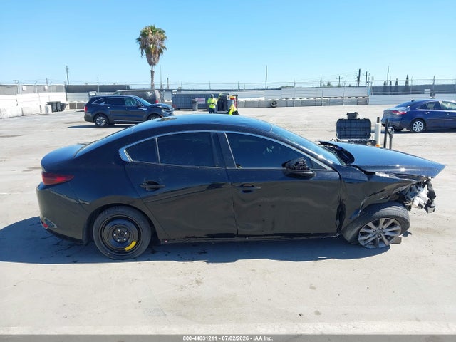 3MZBPAAL3NM303276 Mazda Mazda3 2.5 S