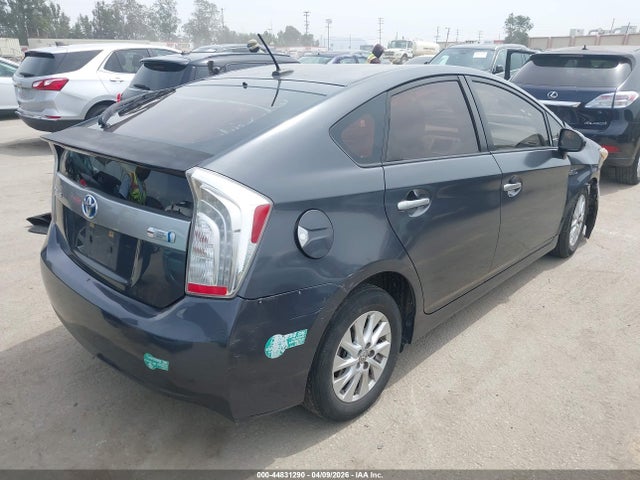 Toyota Prius Plug-in Advanced 2014 JTDKN3DPXE3051918 Image 4