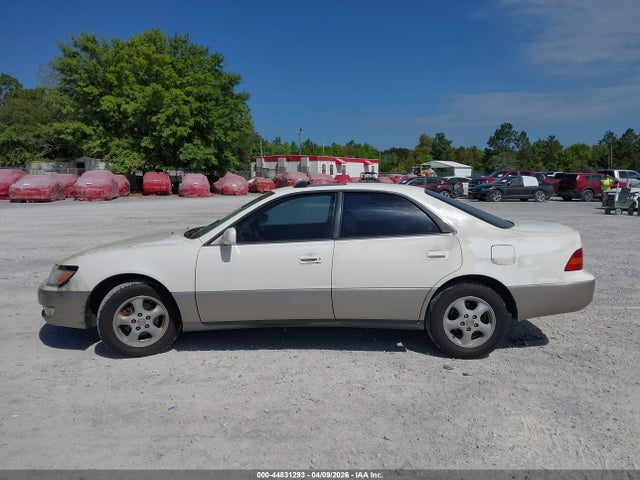 44831293 :رقم المزاد ، JT8BF22G2V5002094 vin ، 1997 Lexus Es 300 مزاد بيع