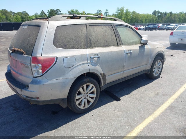 44831401 :رقم المزاد ، JF2SHAEC1BH744464 vin ، 2011 Subaru Forester 2.5x Limited مزاد بيع