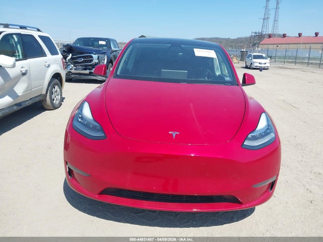 Продажа на аукционе авто 2021 Tesla Model Y Long Range Dual Motor All-wheel Drive, vin: 5YJYGDEE1MF083682, номер лота: 44831407