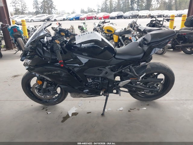 ML5ZXCP13SDA35076 Kawasaki Zx400 P
