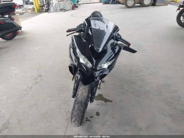 ML5ZXCP13SDA35076 Kawasaki Zx400 P