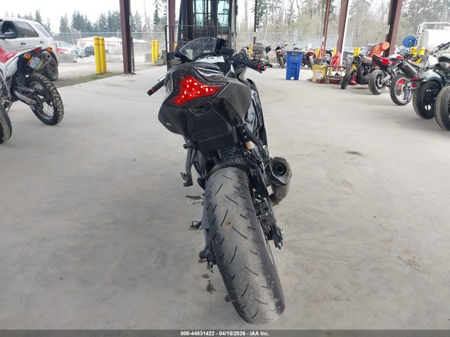ML5ZXCP13SDA35076 Kawasaki Zx400 P