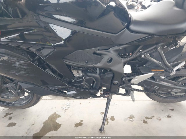 ML5ZXCP13SDA35076 Kawasaki Zx400 P