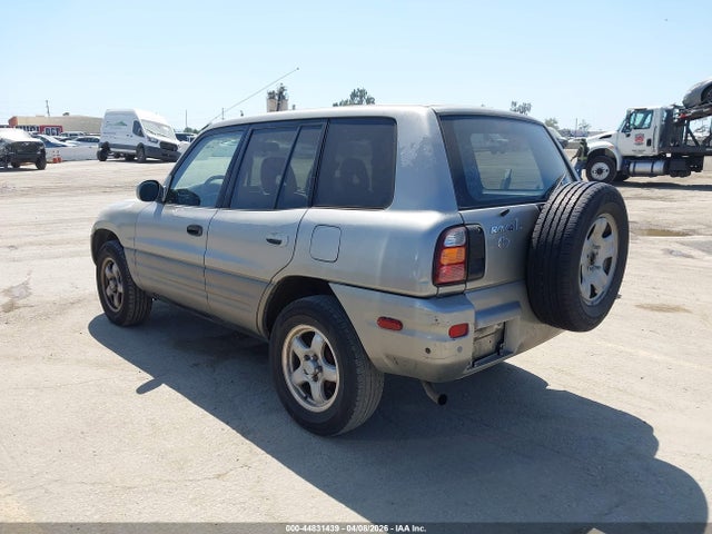 1999 TOYOTA RAV4 JT3GP10V4X7045749 Photo 2