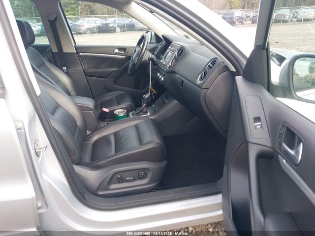 44831460 :رقم المزاد ، WVGAV3AX3DW577039 vin ، 2013 Volkswagen Tiguan Sel مزاد بيع