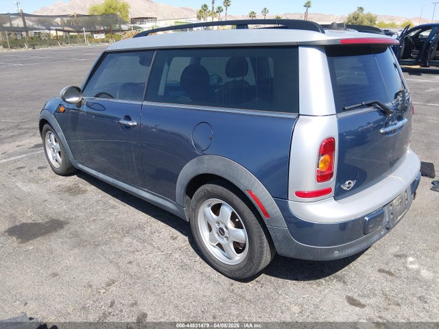 2010 MINI COOPER CLUBMAN WMWML3C50ATX39139 Photo 2